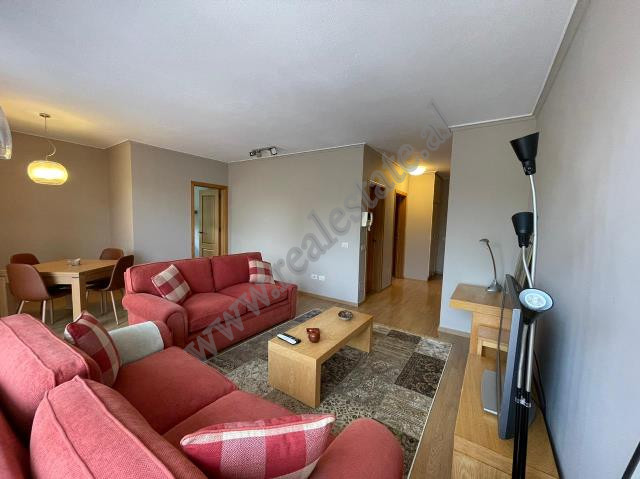 Apartament 1+1 me qira ne rrugen Faik Konica ne Tirane